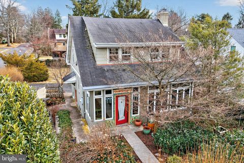 400 W COURT STREET DOYLESTOWN PA 18901