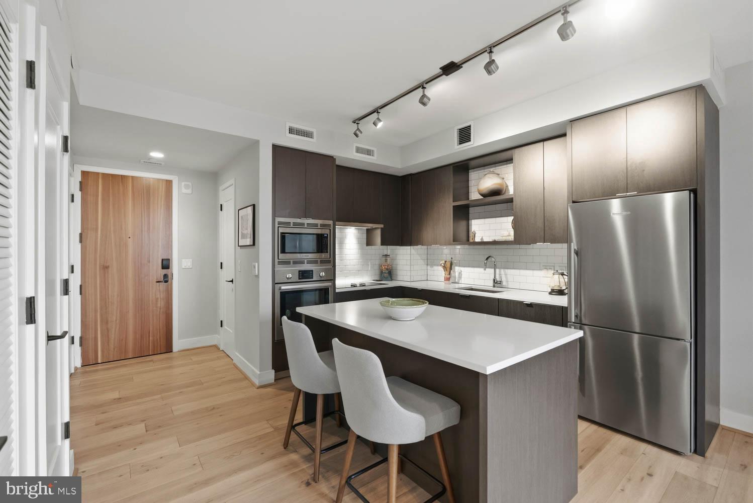 1300 4TH STREET SE 806