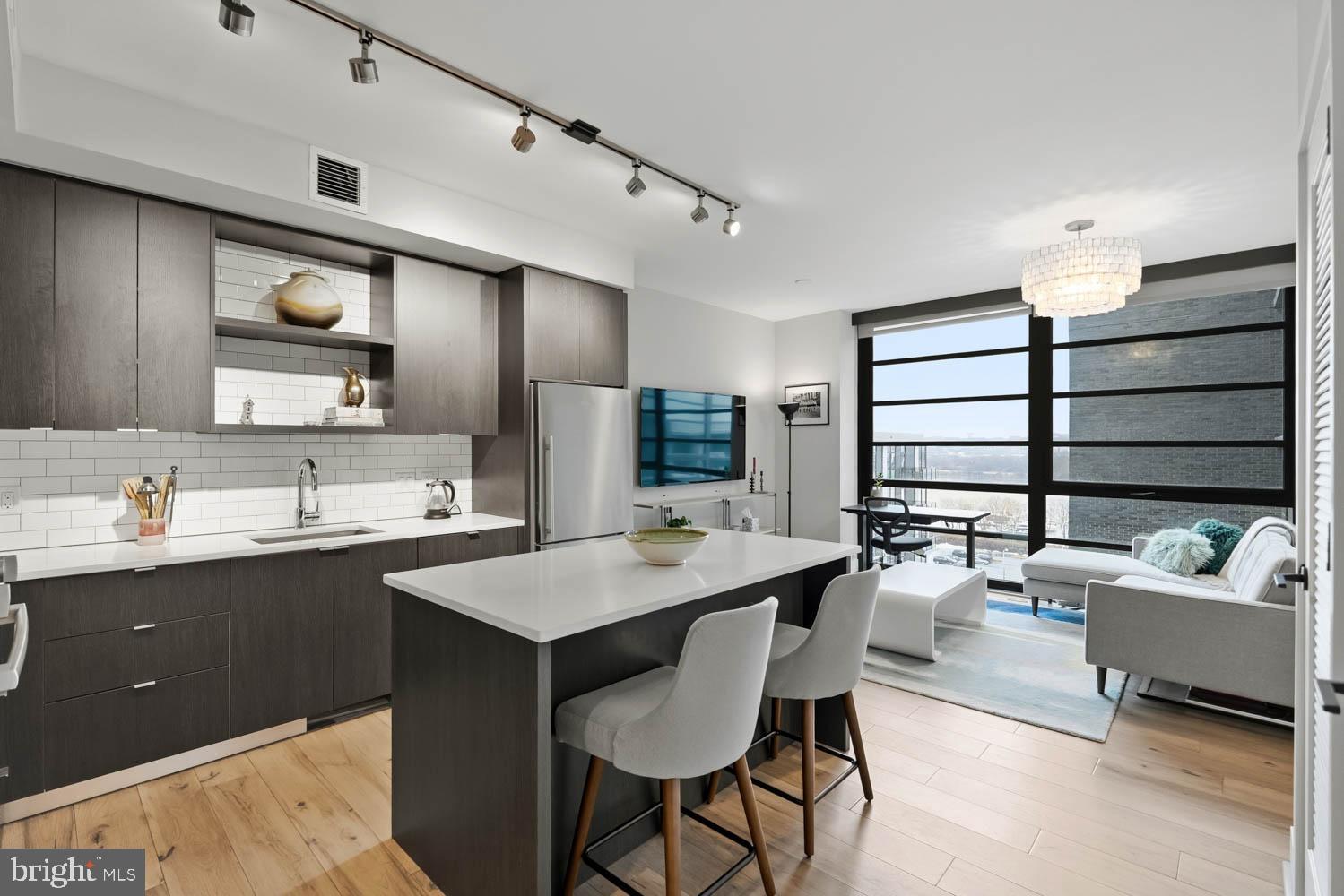 1300 4TH STREET SE 806