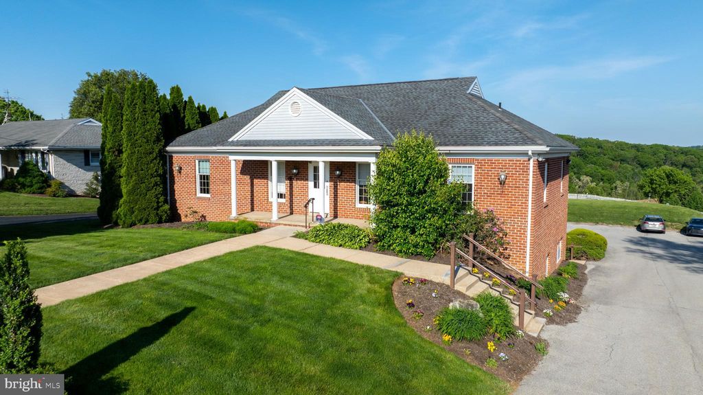 Photo of 735 S Pleasant Avenue, DALLASTOWN, PA 17313 (MLS # PAYK2091088)