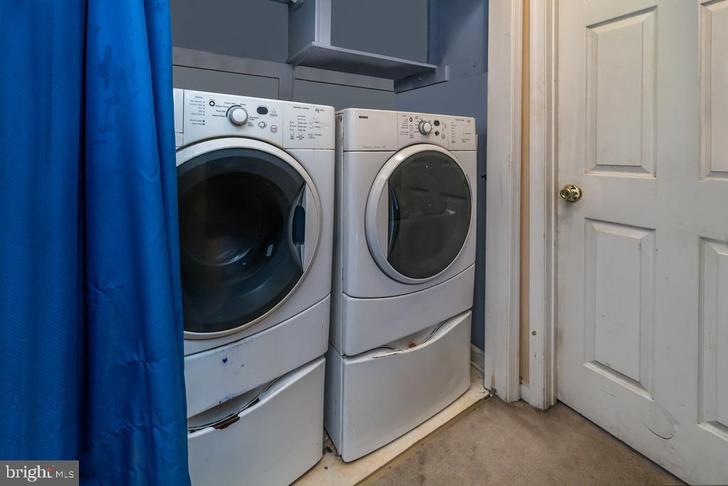 PRESIDENTIAL LAKES - Residential