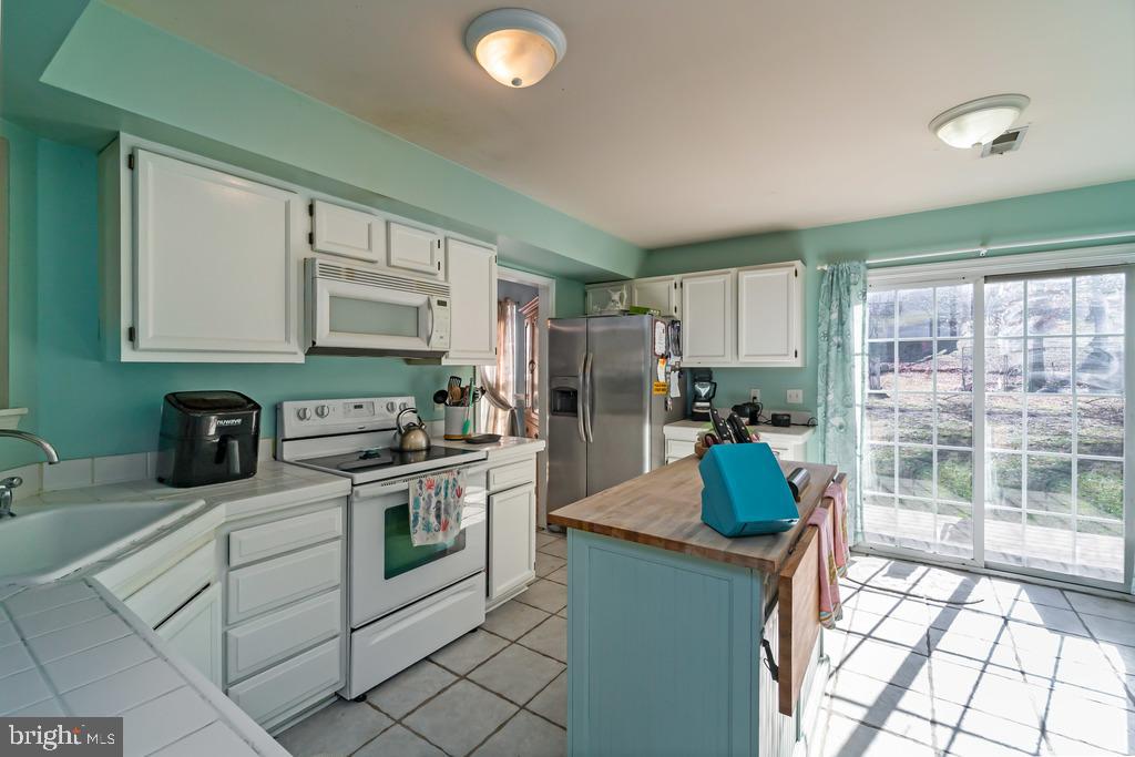 PRESIDENTIAL LAKES - Residential