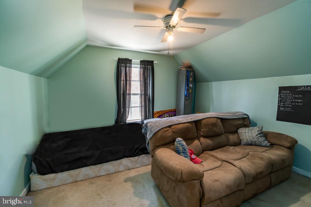 PRESIDENTIAL LAKES - Residential