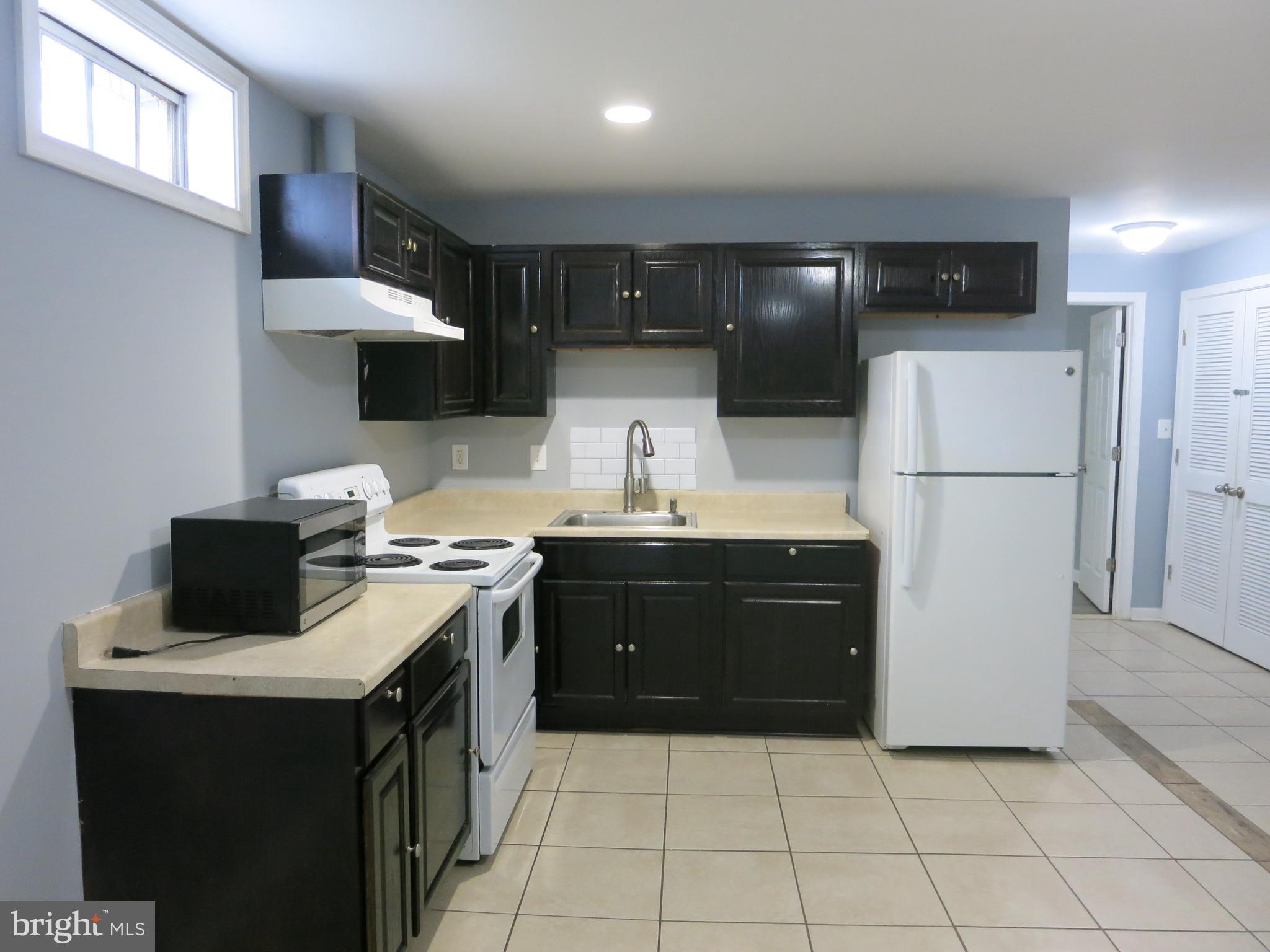 BARRETTS CROSSING - Residential Lease