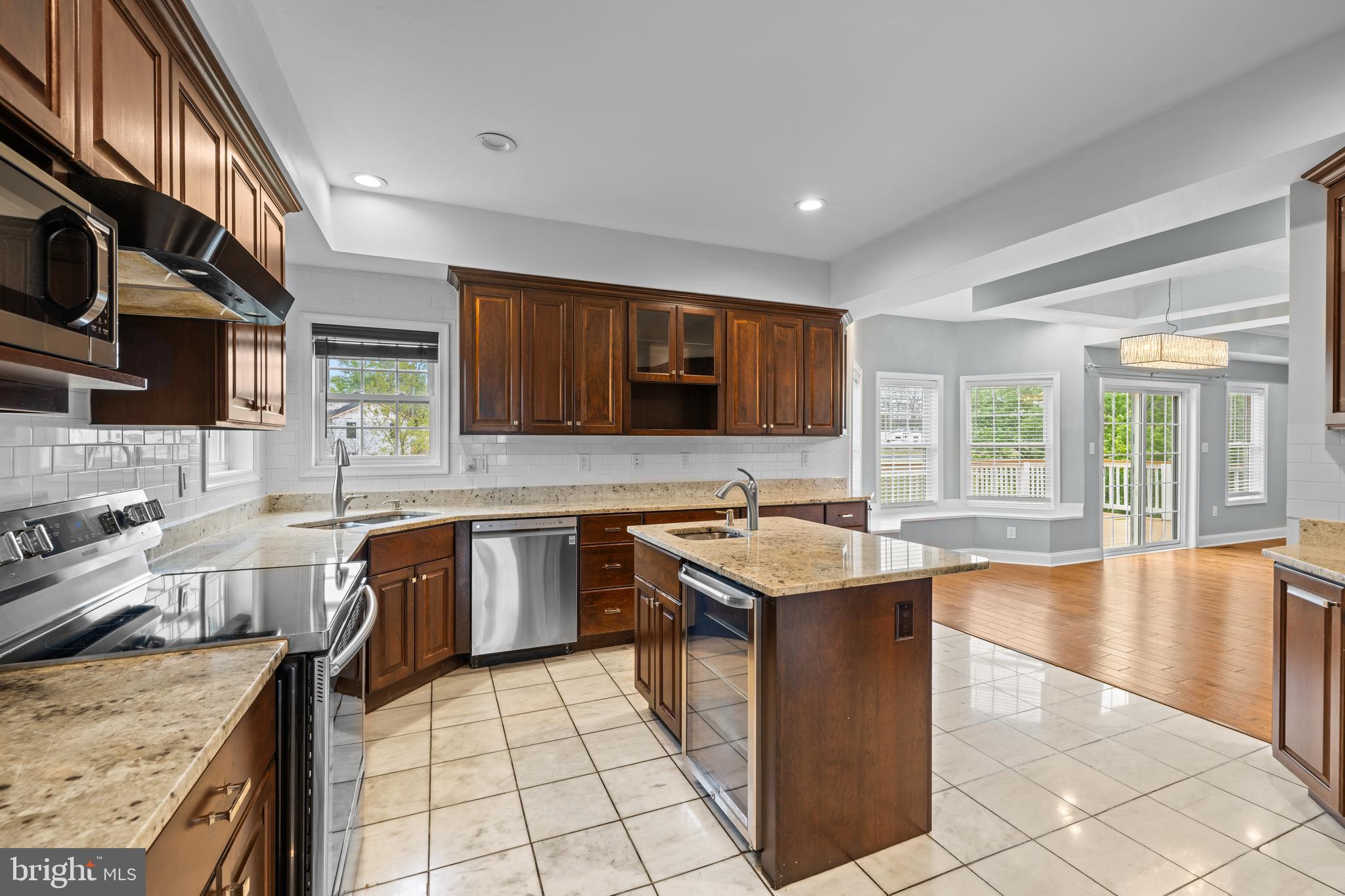 HAMPSHIRE ESTATES - Residential