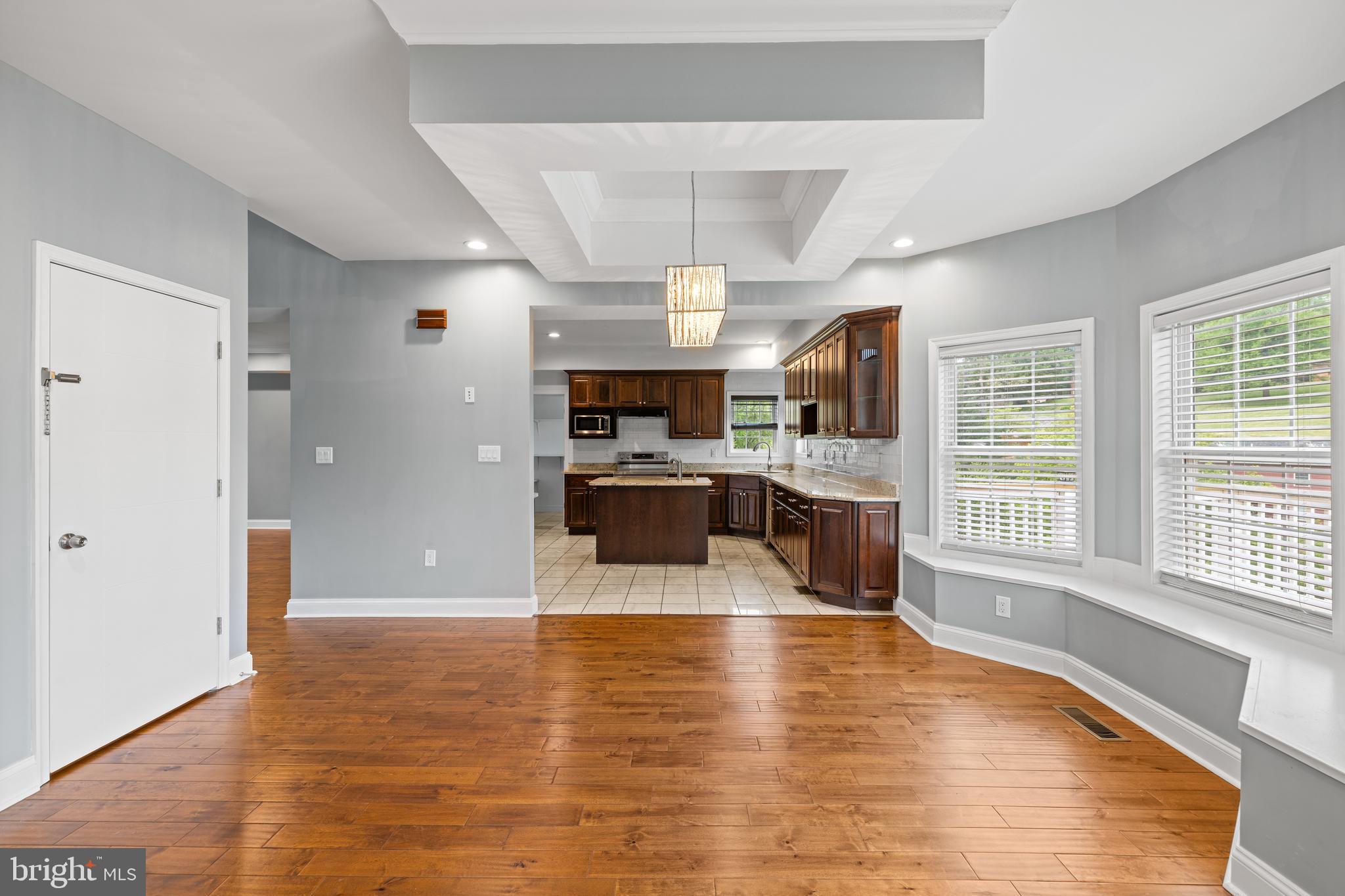 HAMPSHIRE ESTATES - Residential