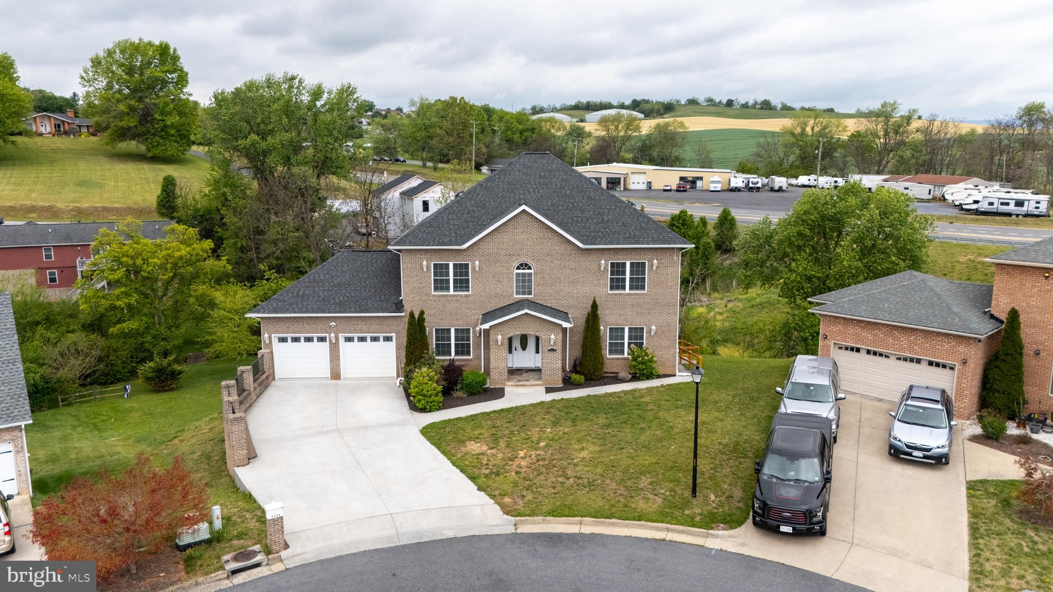 HAMPSHIRE ESTATES - Residential