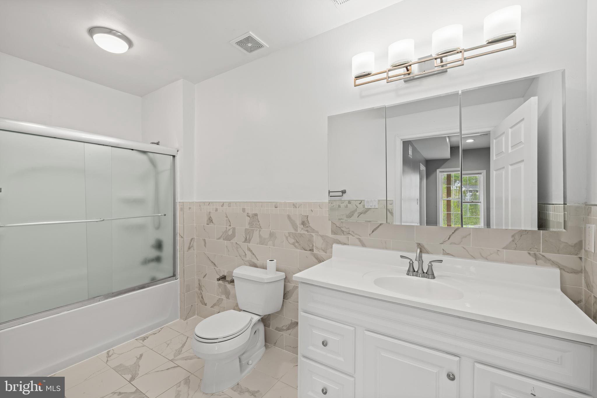 HAMPSHIRE ESTATES - Residential