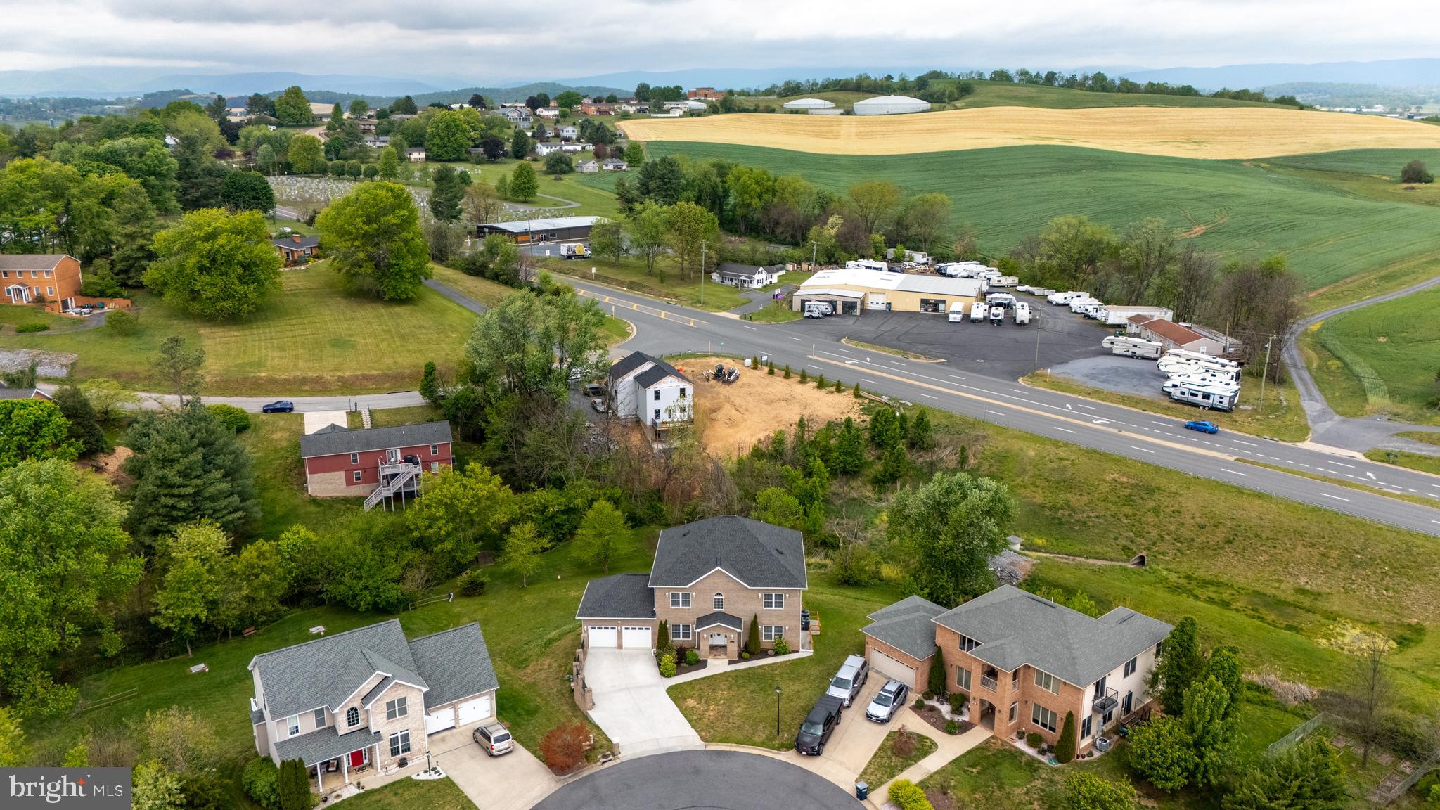 HAMPSHIRE ESTATES - Residential