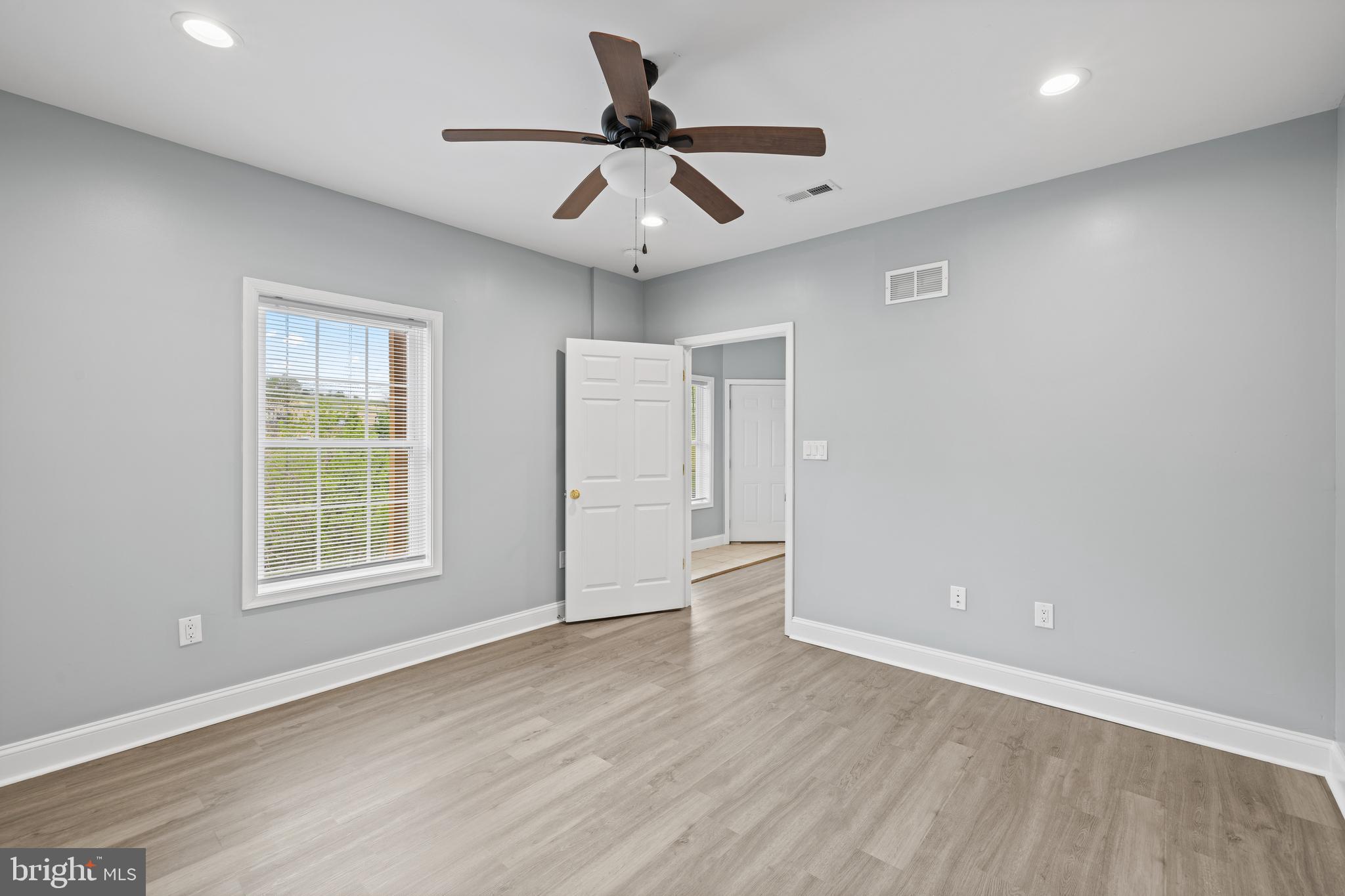HAMPSHIRE ESTATES - Residential