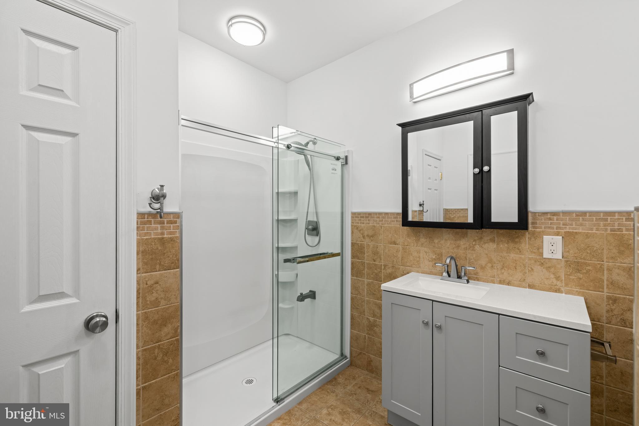 HAMPSHIRE ESTATES - Residential
