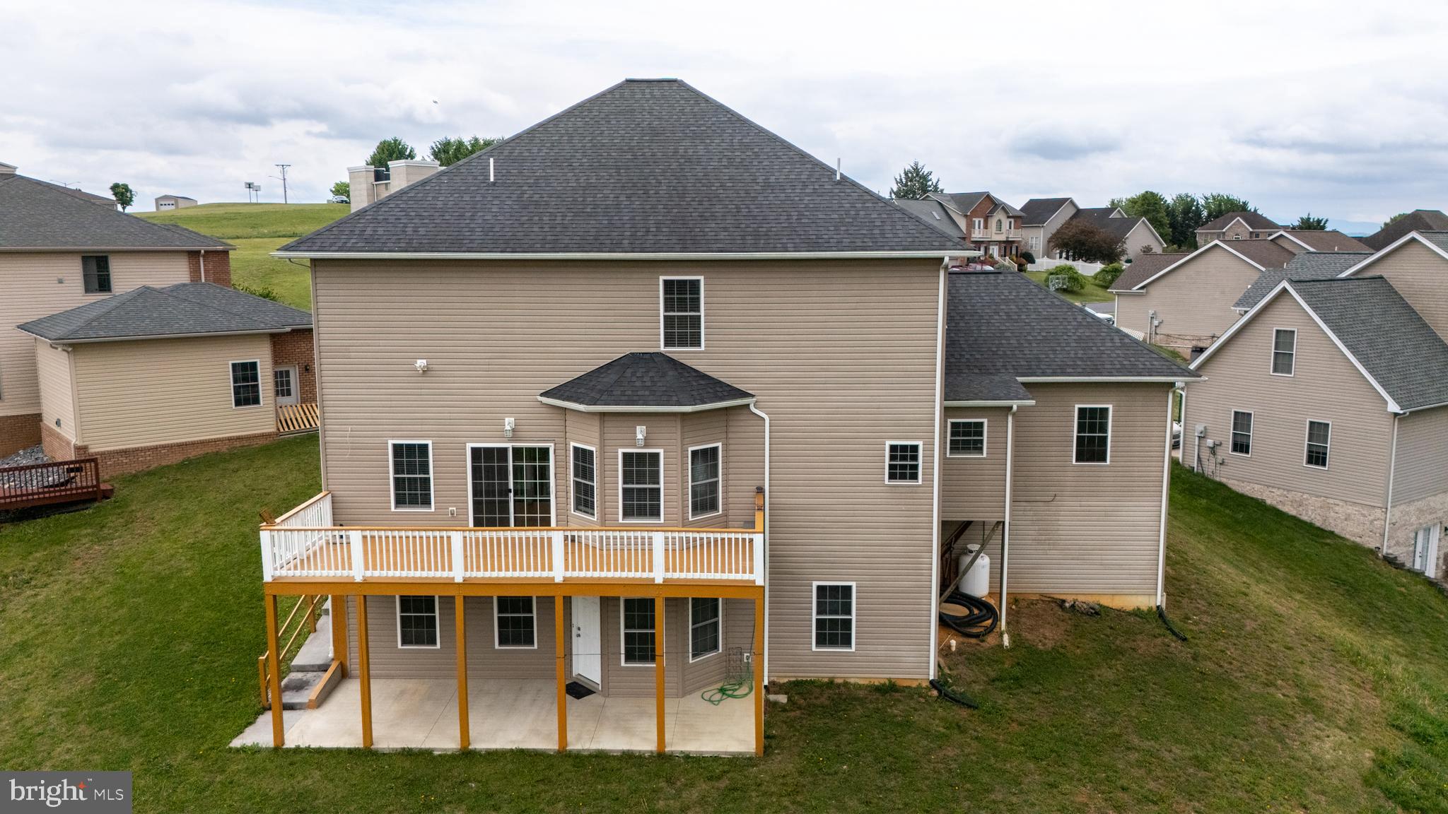 HAMPSHIRE ESTATES - Residential