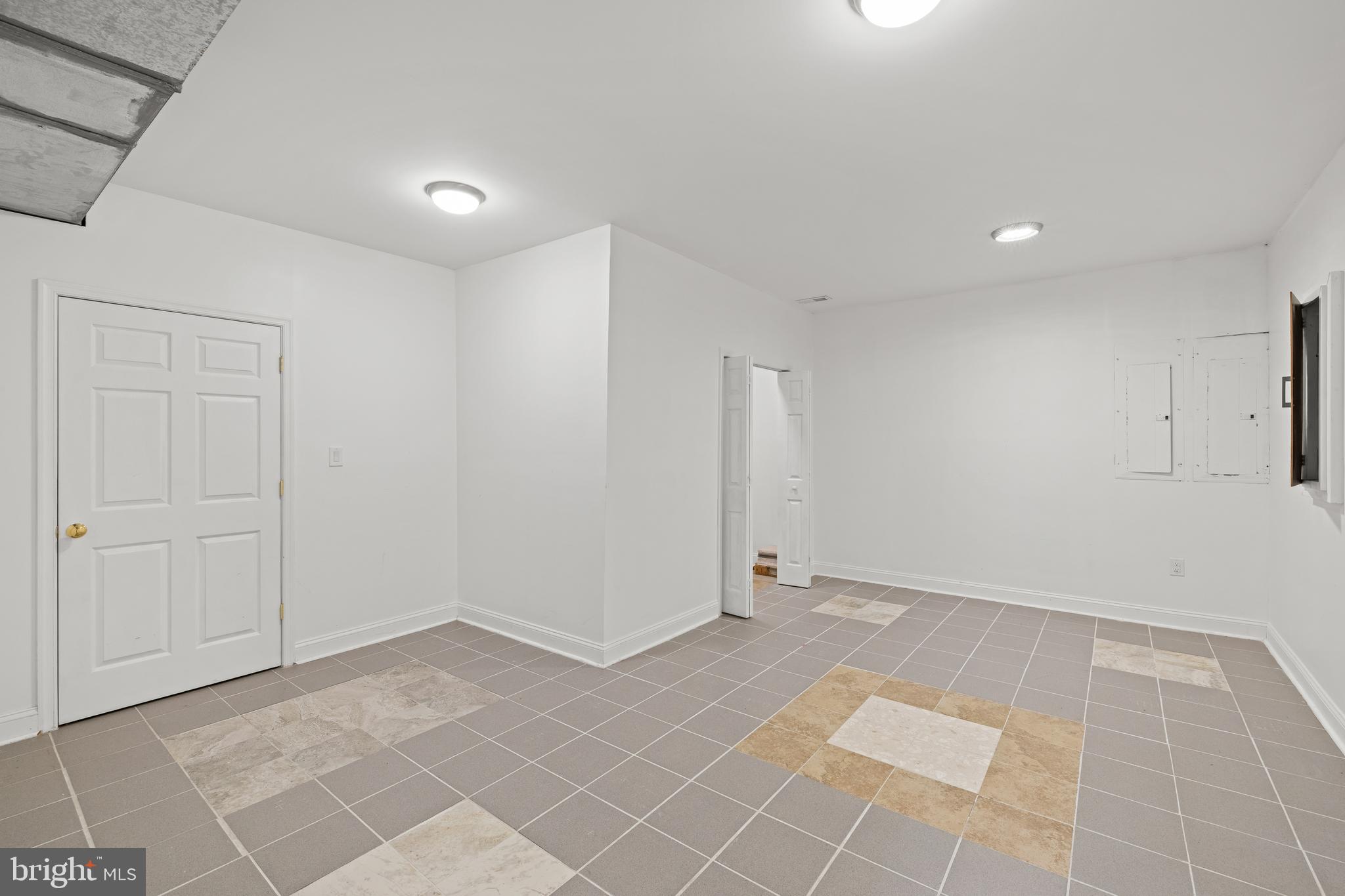 HAMPSHIRE ESTATES - Residential