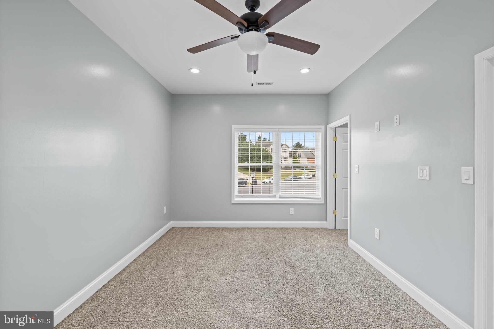 HAMPSHIRE ESTATES - Residential