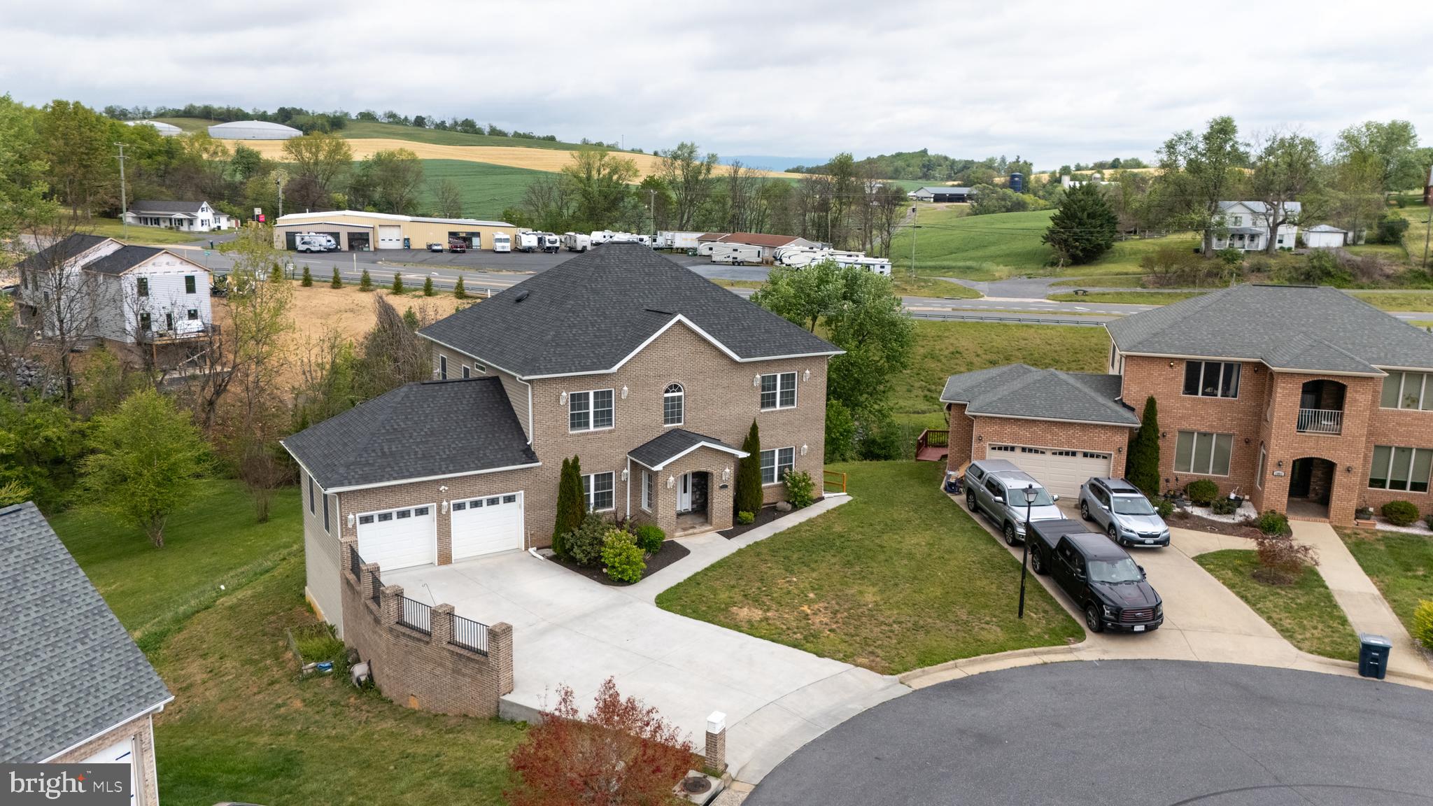 HAMPSHIRE ESTATES - Residential