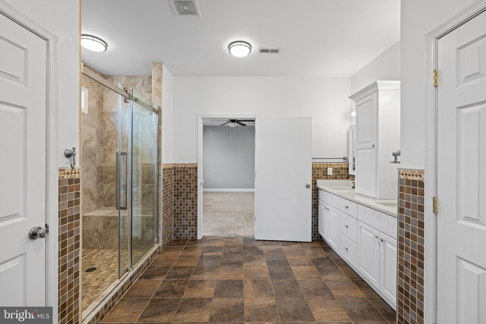HAMPSHIRE ESTATES - Residential
