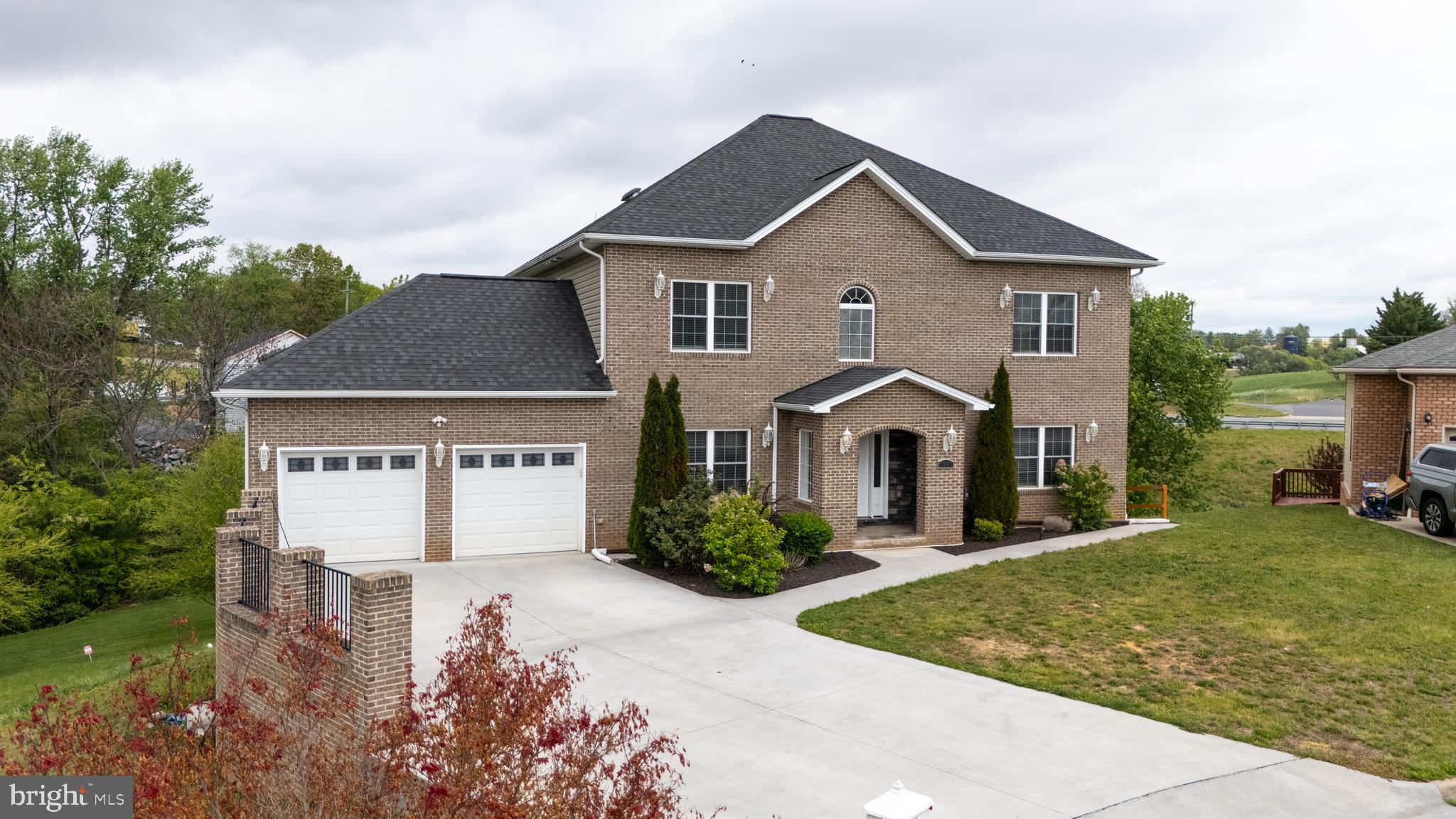 HAMPSHIRE ESTATES - Residential