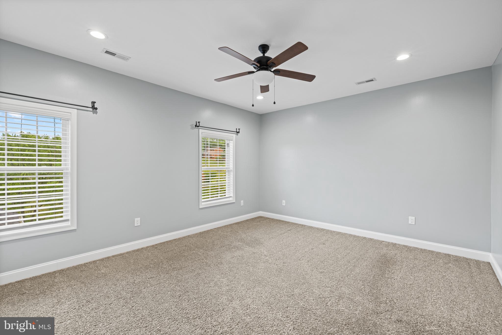HAMPSHIRE ESTATES - Residential