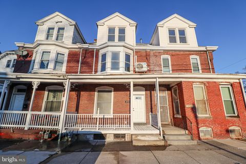 Townhouse For Sale - 2333 N 6th Street<br/> HARRISBURG, PA 17110