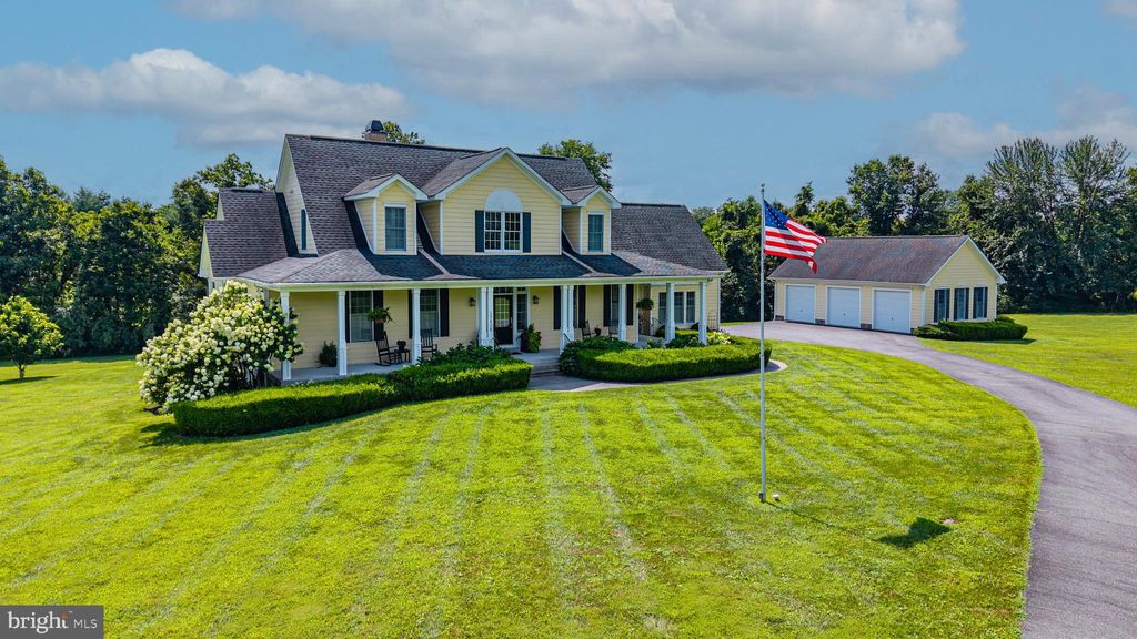 Photo of 15438 Hillsboro Road, HILLSBORO, VA 20132 (MLS # VALO2124358)