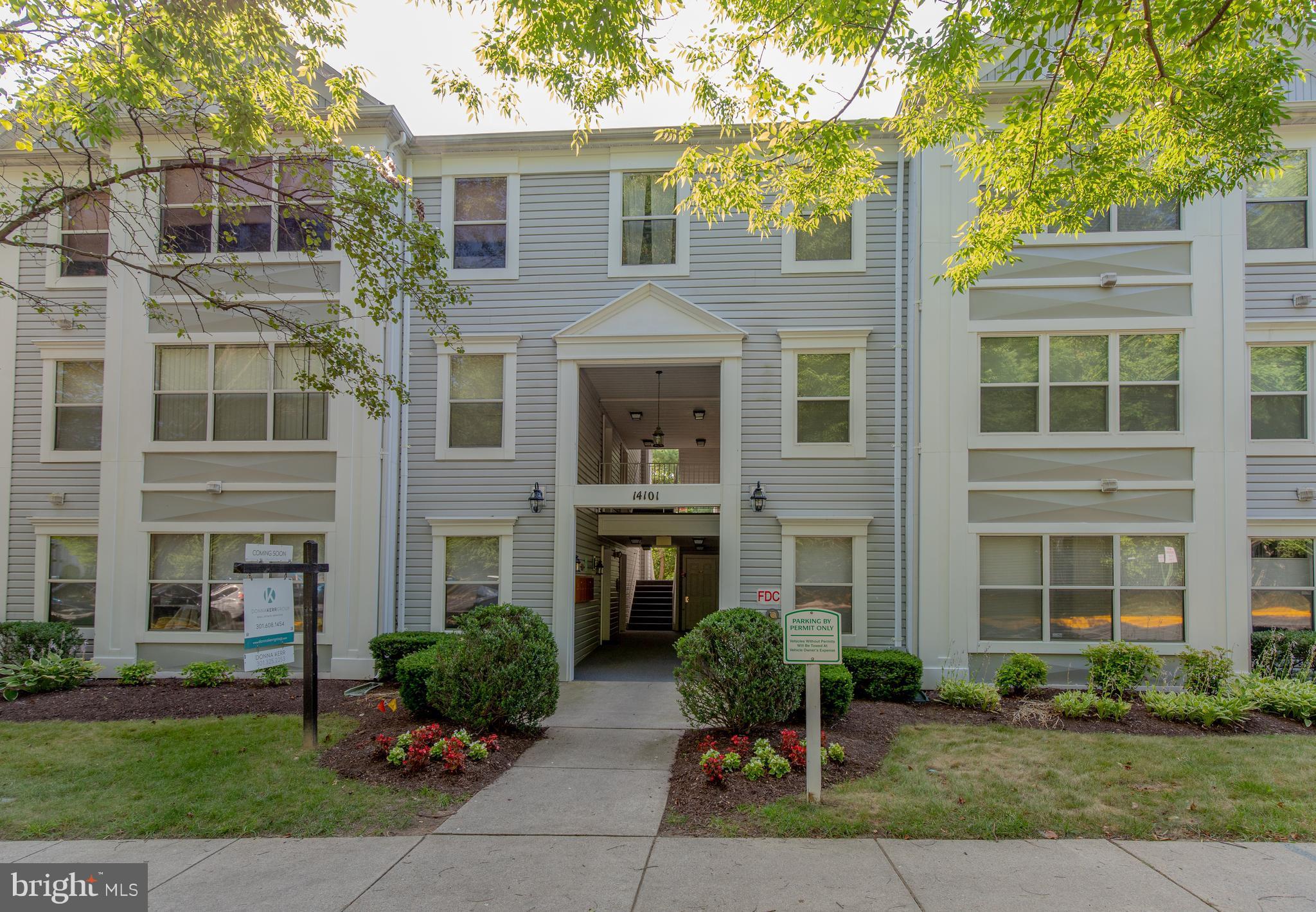 This open and sunny condo offers maintenance-free home ownership in a sought-after community. The open concept kitchen living and dining rooms provide a great setting for entertaining with hardwood floors and a designer paint palette throughout. Offers a spacious kitchen with large island and stainless appliances. Two upgraded baths including master ensuite. Great community amenities!