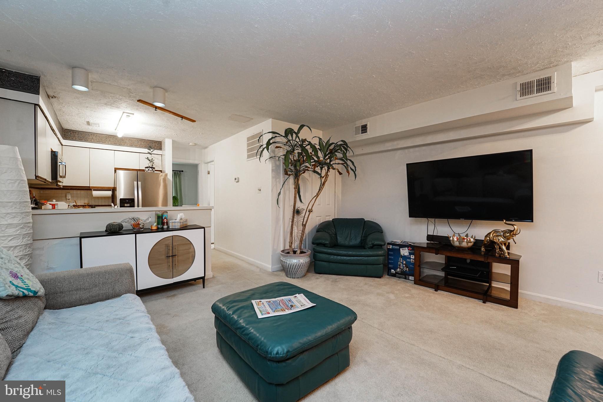 QUEENS LANDING - Residential