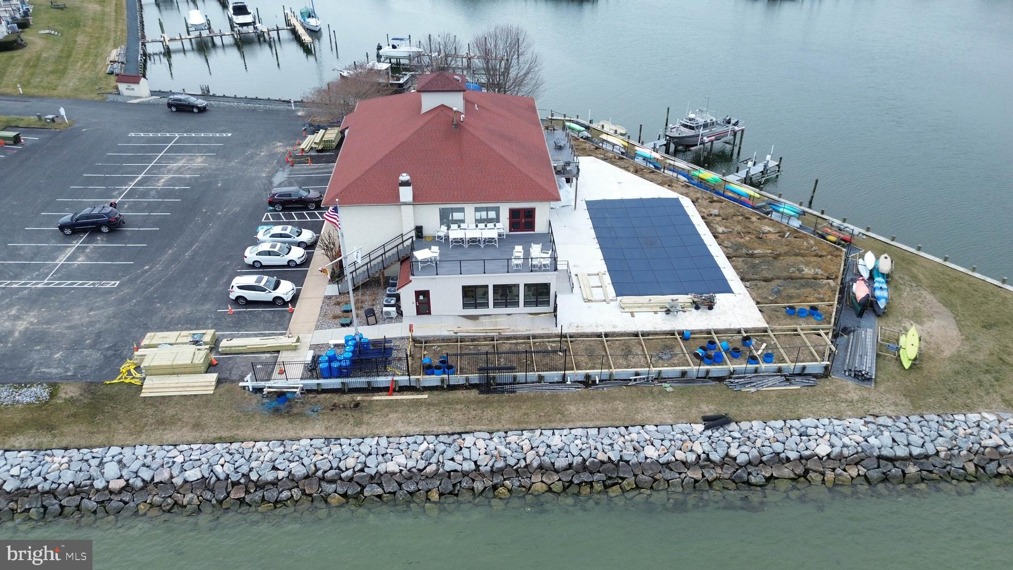 QUEENS LANDING - Residential