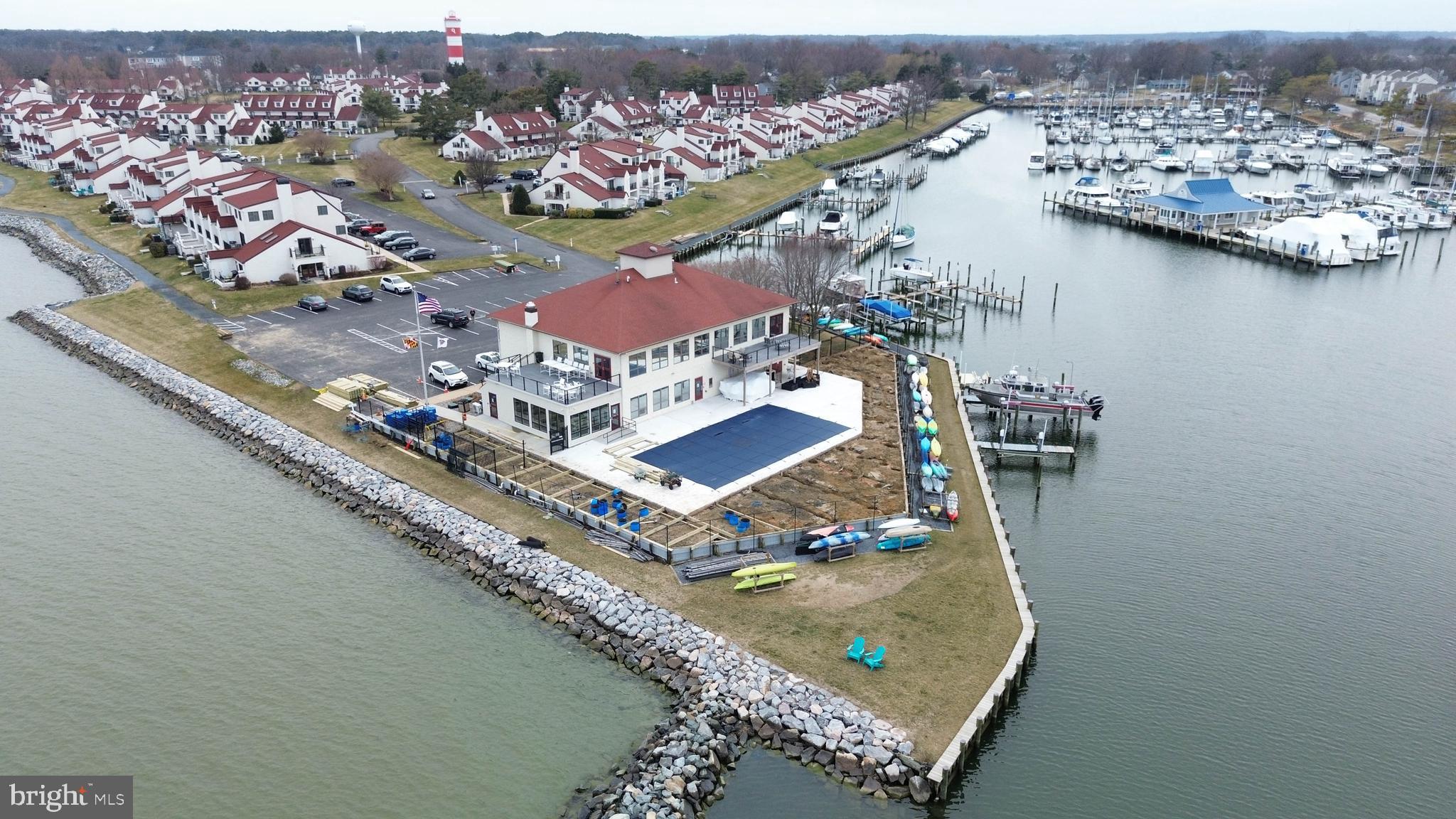 QUEENS LANDING - Residential