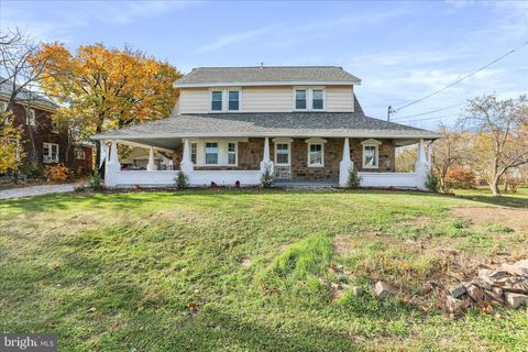Photo of 3801 Baltimore Pike, LITTLESTOWN, PA 17340 (MLS # PAAD2020400)