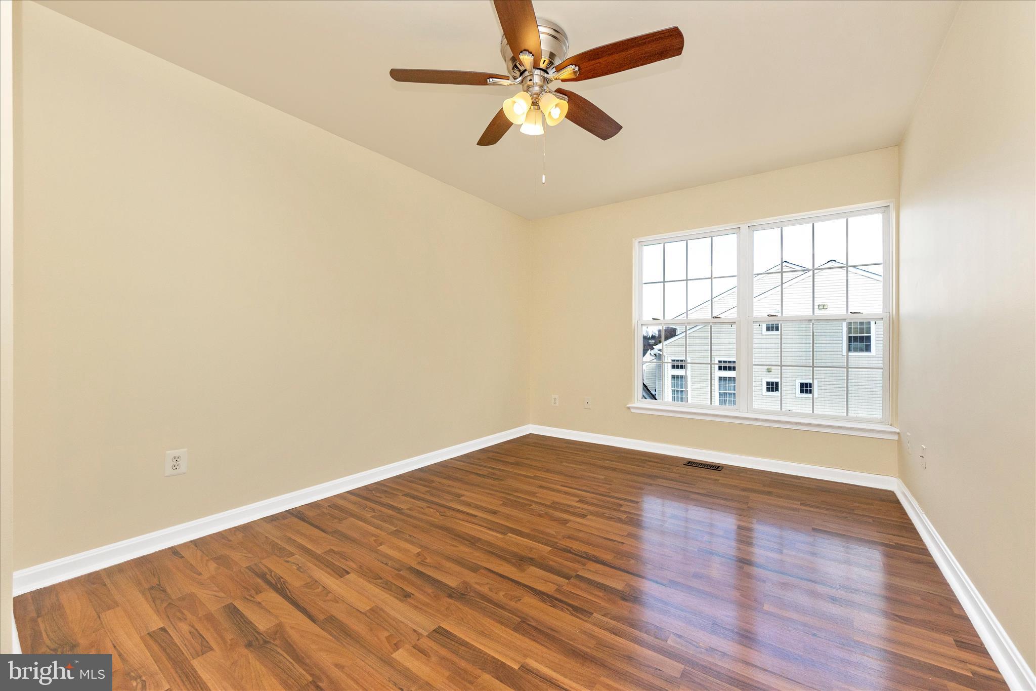 CLOVERLEAF CENTER - Residential