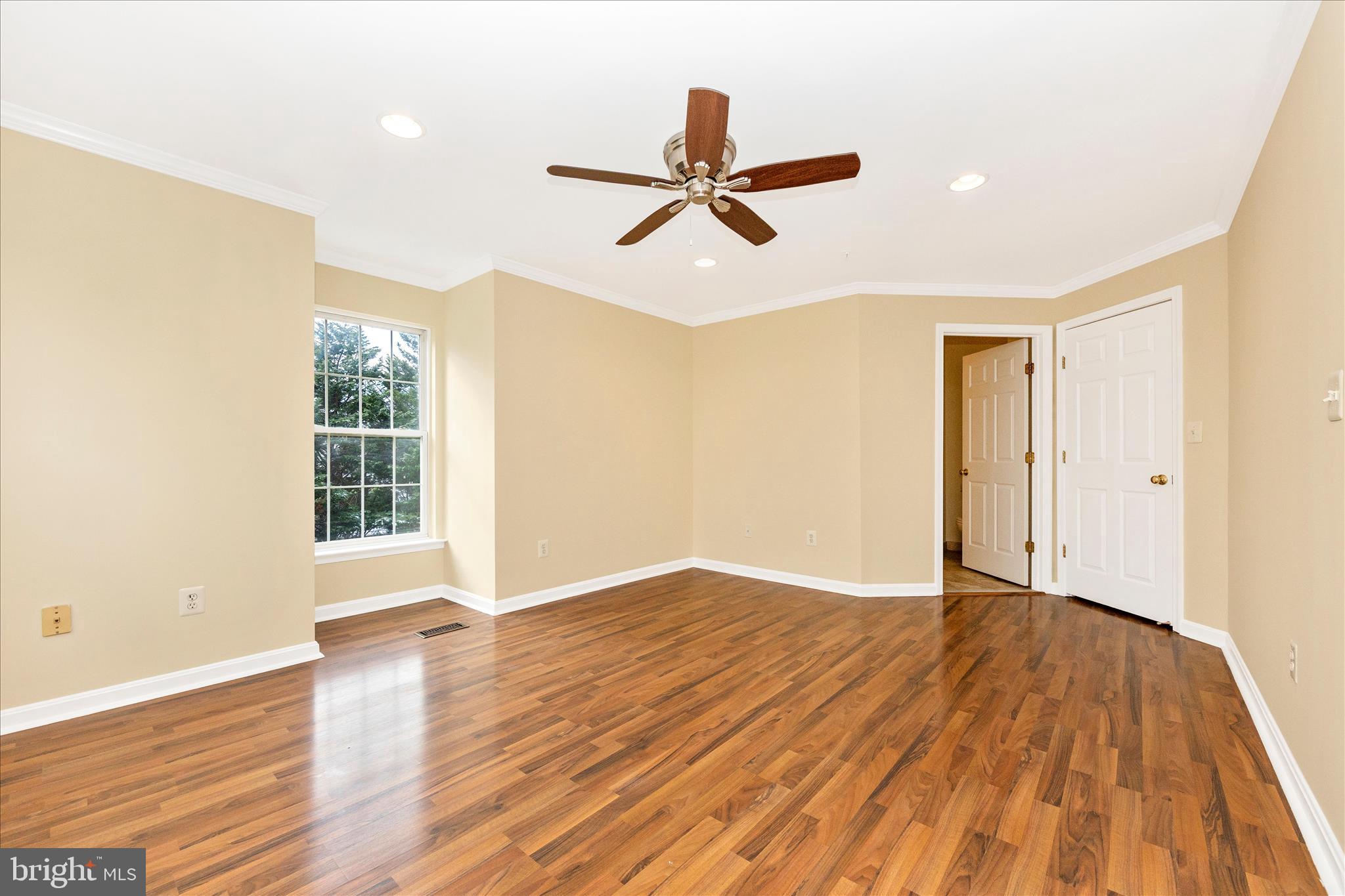 CLOVERLEAF CENTER - Residential