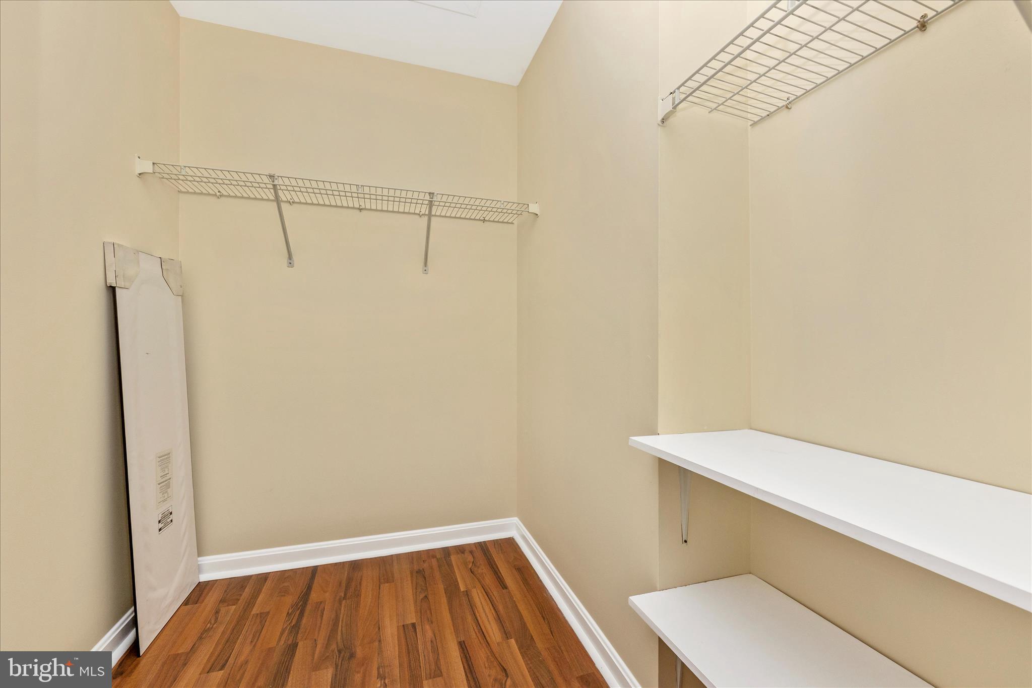 CLOVERLEAF CENTER - Residential