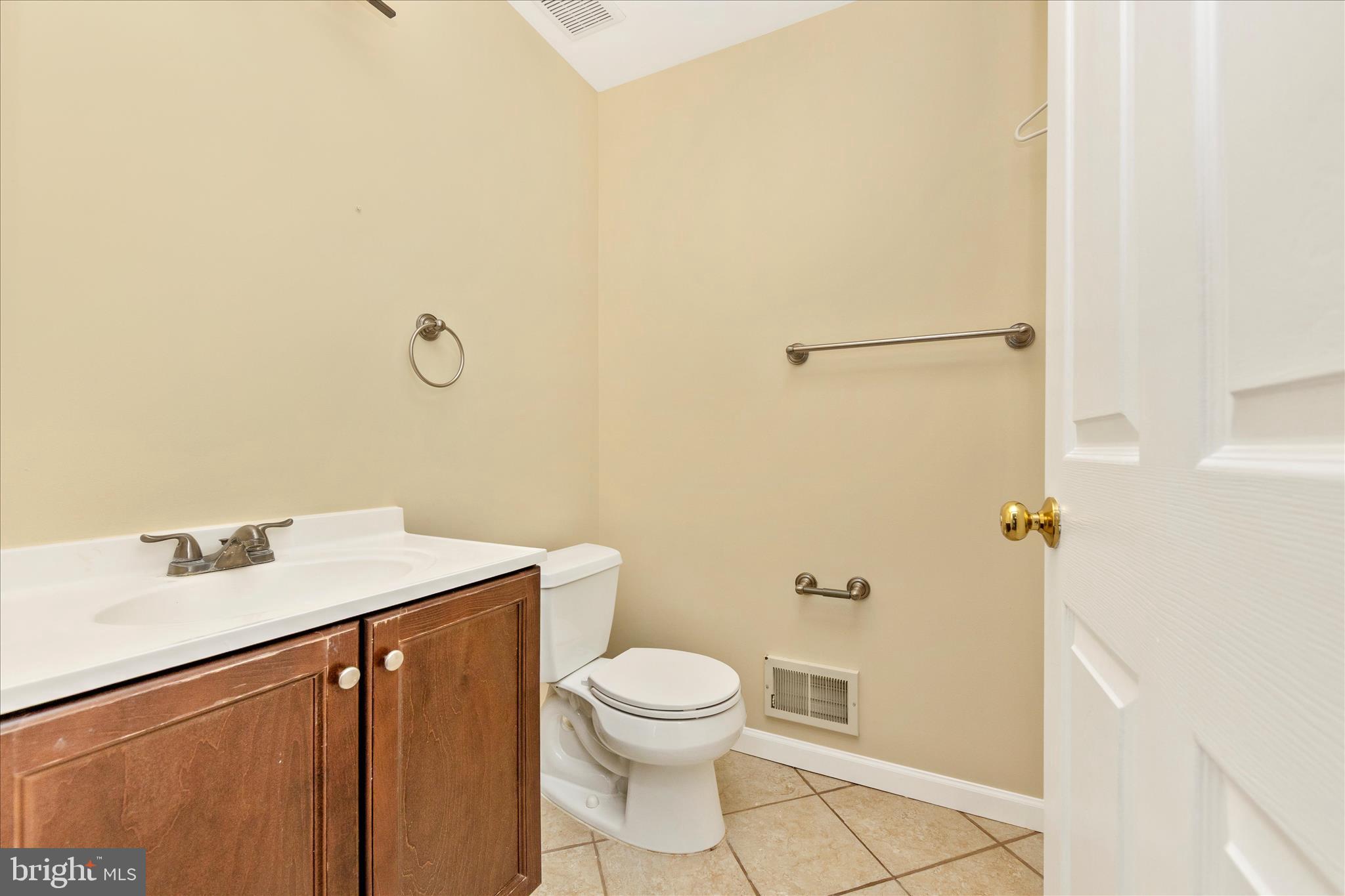 CLOVERLEAF CENTER - Residential