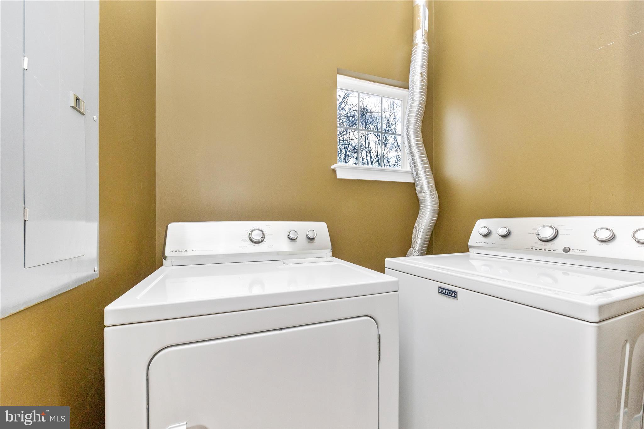 CLOVERLEAF CENTER - Residential