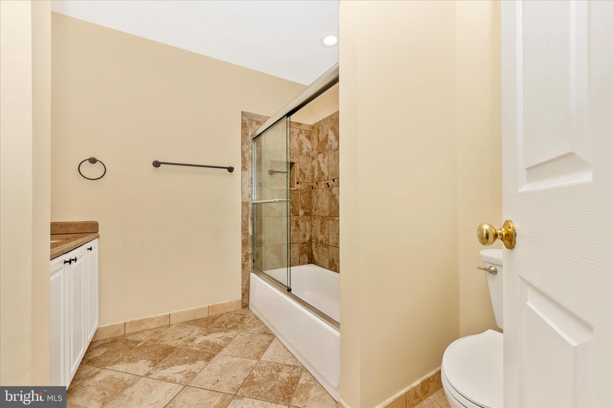 CLOVERLEAF CENTER - Residential