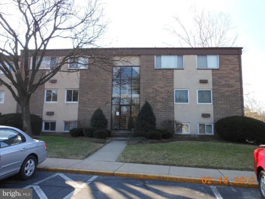 Clean, spacious, and ready to occupy. Kitchen w/breakfast area, walk in closets and private vanity in Master. Community pool, tot lots, creek, and walking next to the water. Close to beltways and shopping, but still private. Come and see today!! Won't last long.  Call or email 1st lister.    (condo fee is included)