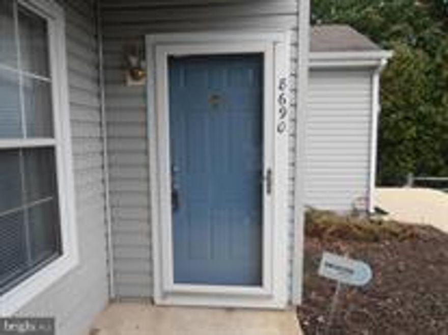 Spacious 2 bedroom 2 bath 1st floor condo, carpet, freshly painted with ground level entry, living room, dining room, master bedroom with walk-in closet and master bath,  and with washer & dryer.   Great location near National Harbor and Tanger Outlet Shopping Center.  Easy access to I-95 & beltway DC & Baltimore. GOOD CREDIT REQUIRED.