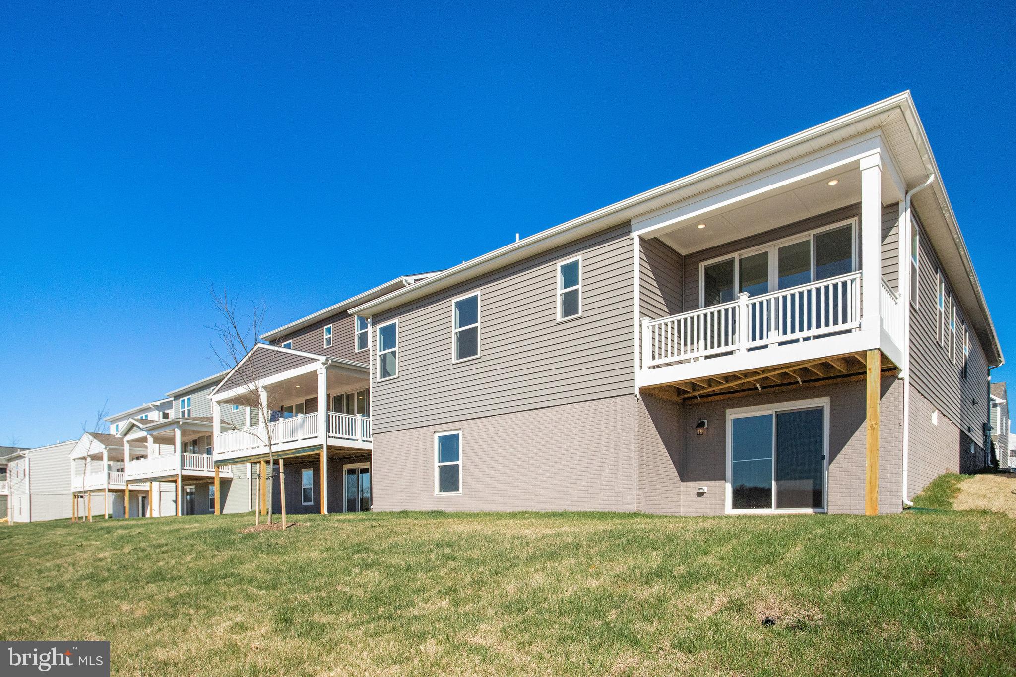 ROUND HILL MEADOWS - Residential