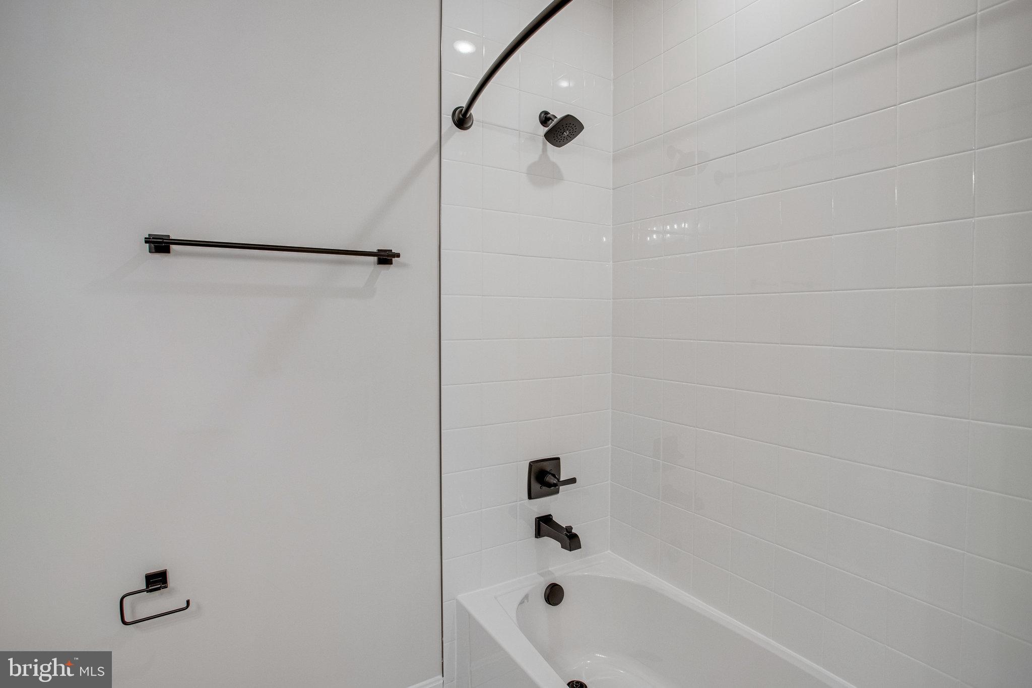 ROUND HILL MEADOWS - Residential