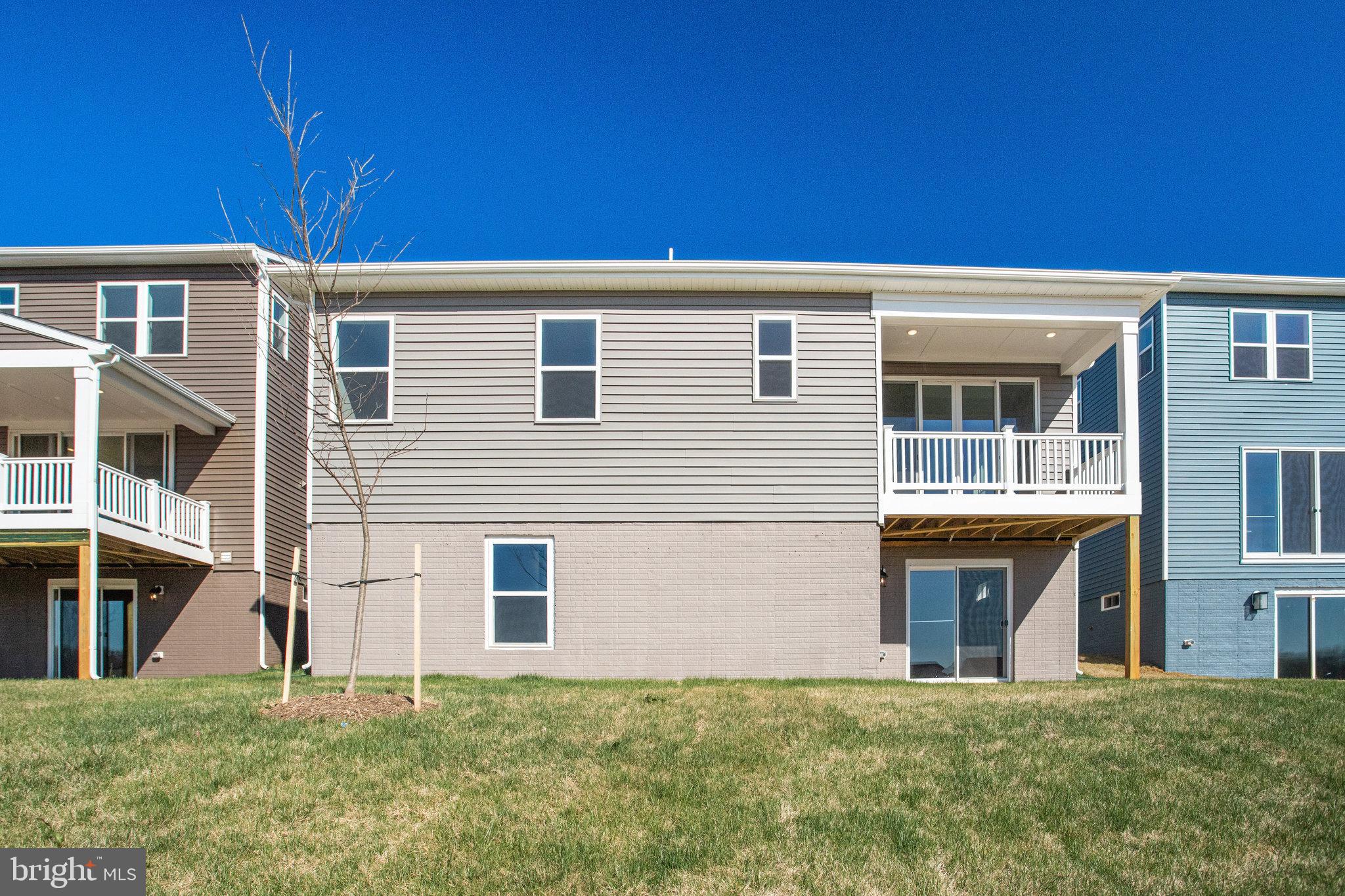 ROUND HILL MEADOWS - Residential