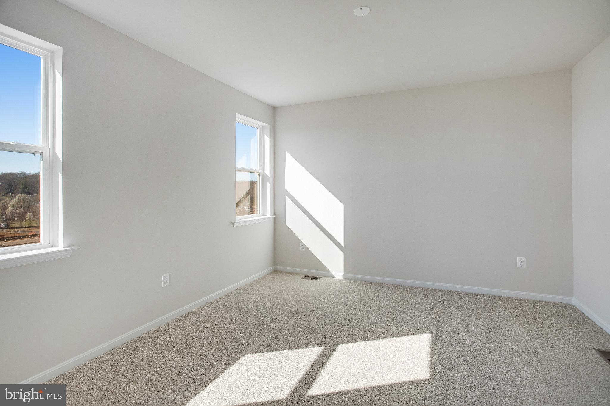 ROUND HILL MEADOWS - Residential