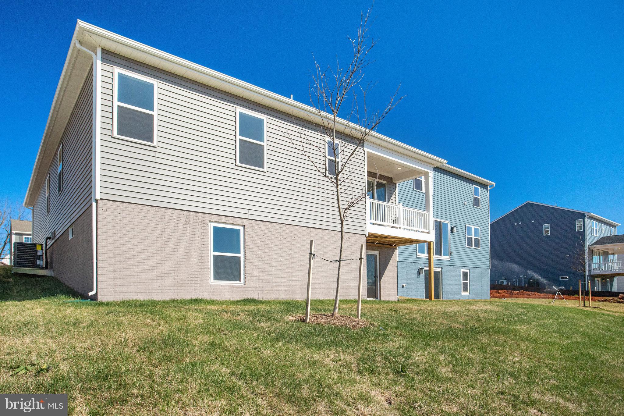 ROUND HILL MEADOWS - Residential