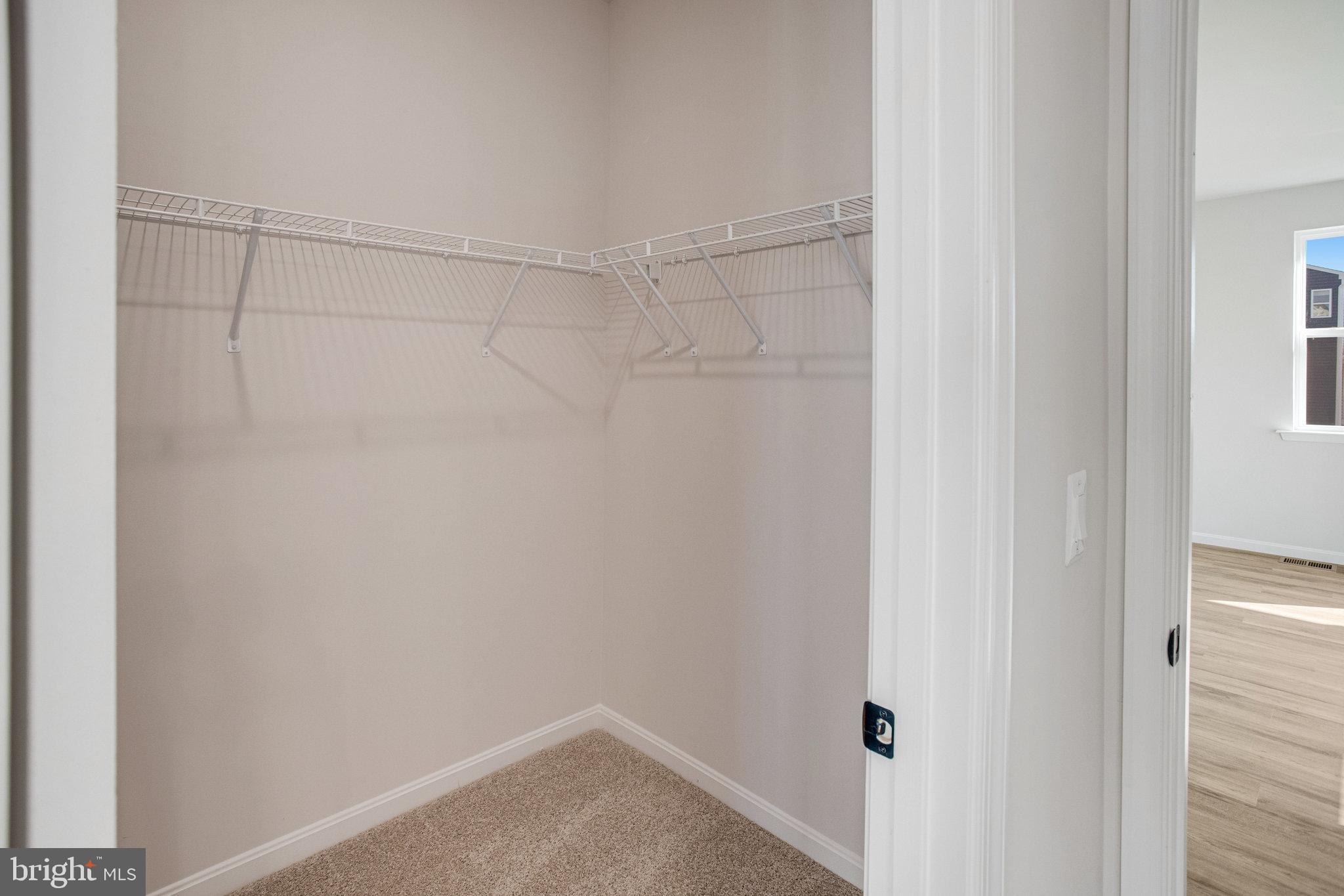 ROUND HILL MEADOWS - Residential