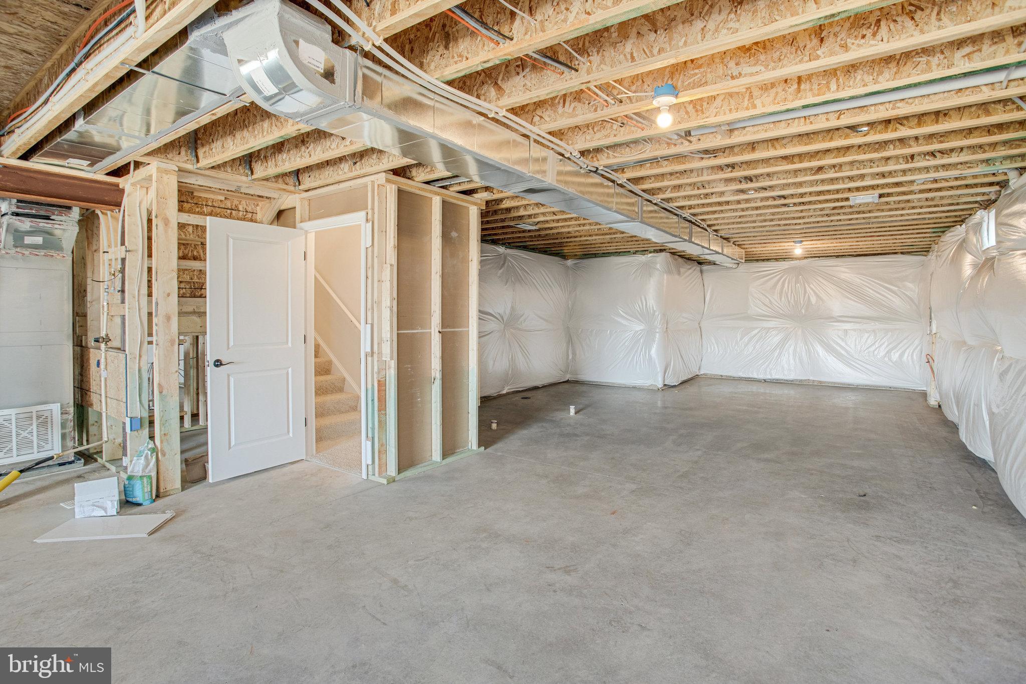 ROUND HILL MEADOWS - Residential