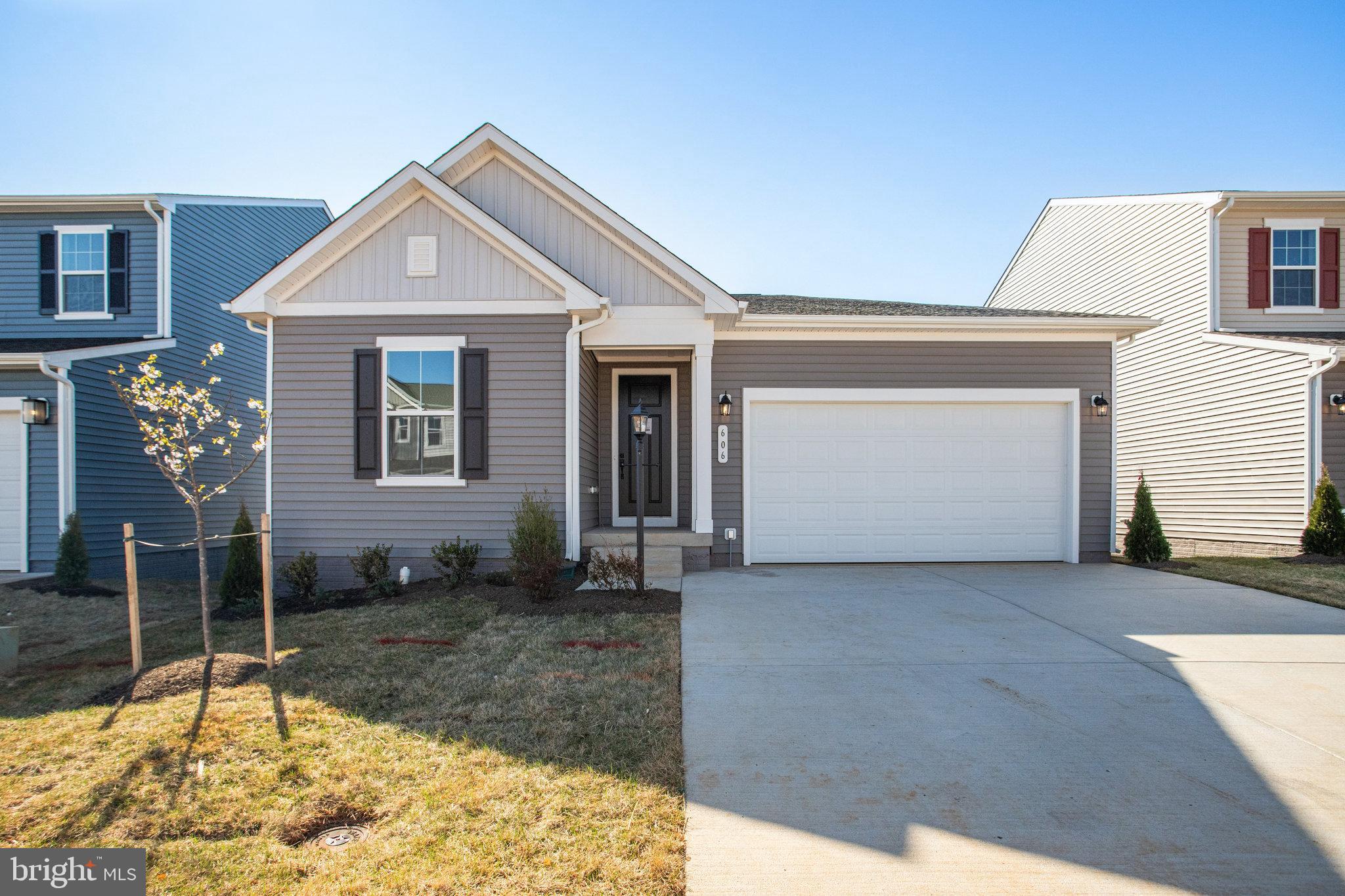 ROUND HILL MEADOWS - Residential