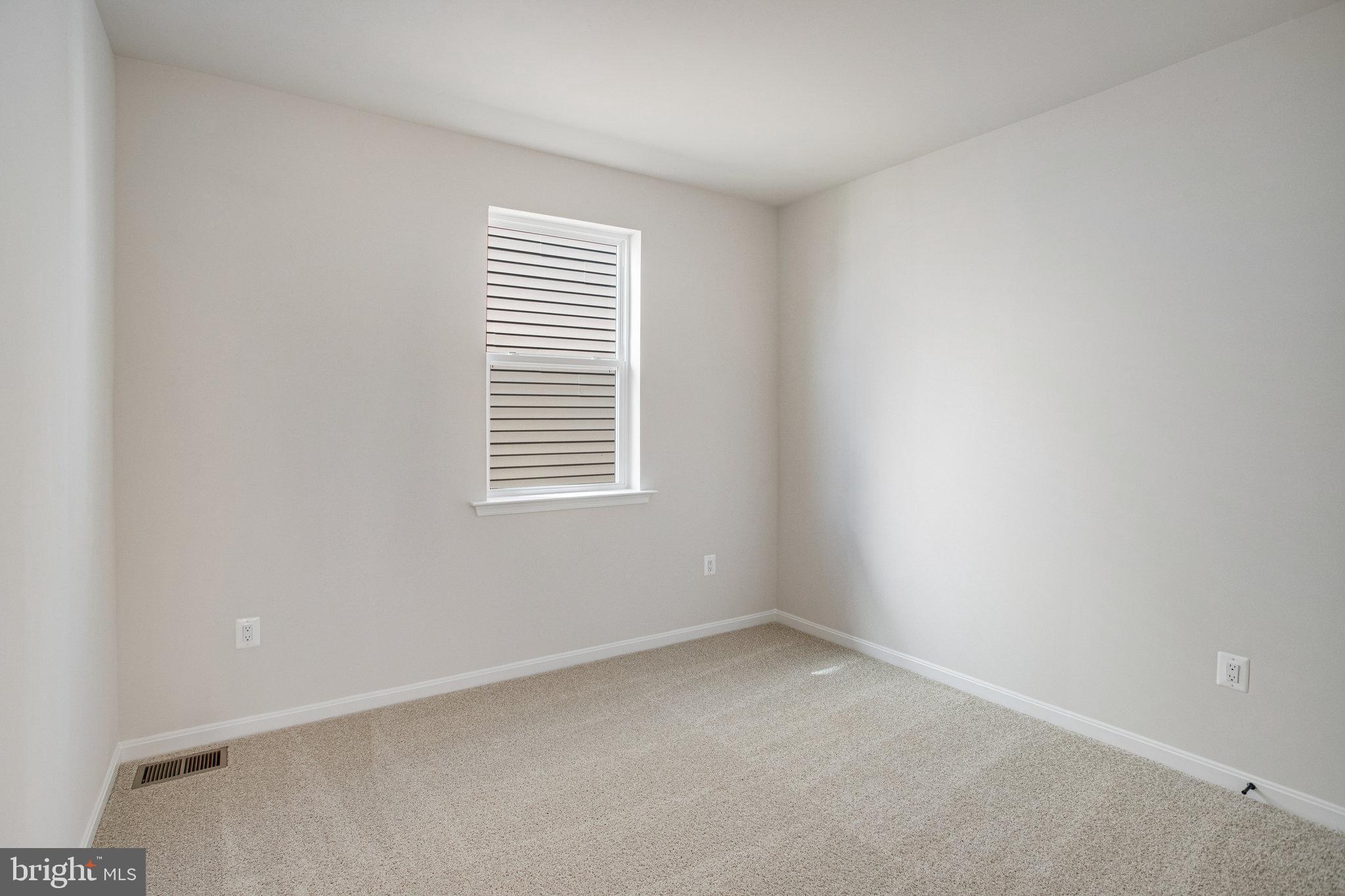 ROUND HILL MEADOWS - Residential