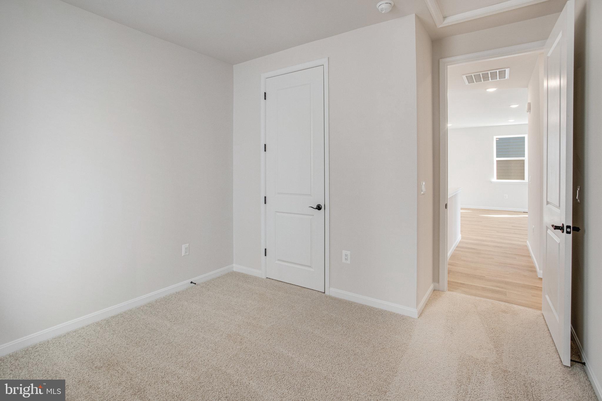 ROUND HILL MEADOWS - Residential