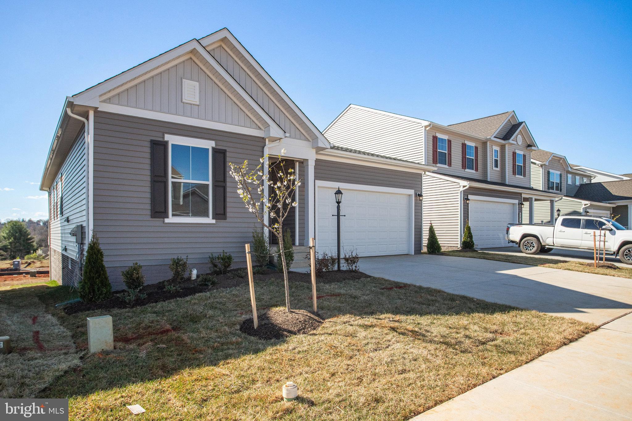 ROUND HILL MEADOWS - Residential