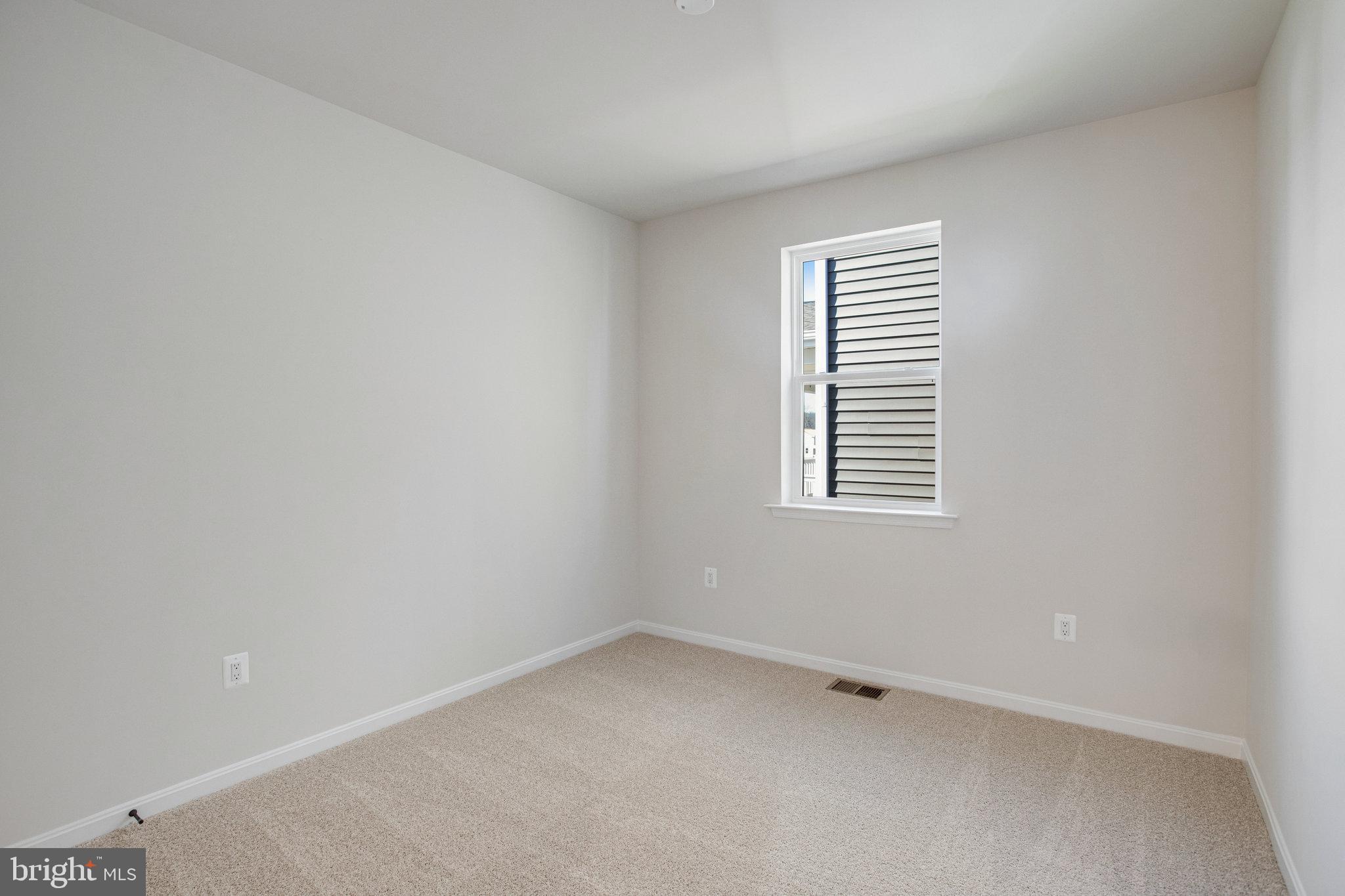 ROUND HILL MEADOWS - Residential