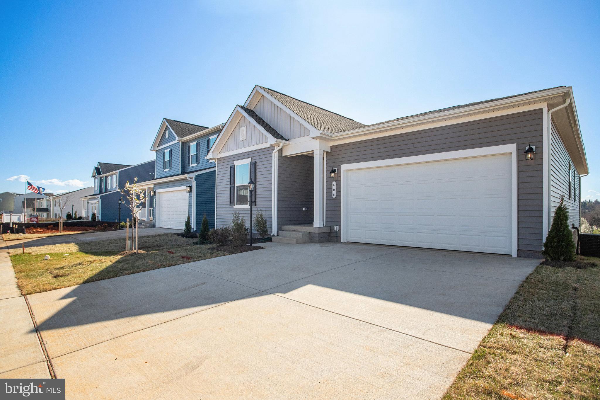 ROUND HILL MEADOWS - Residential